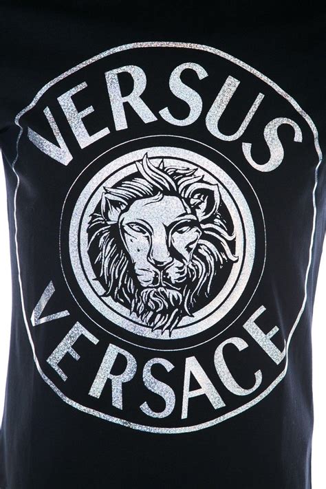 versace logo lion.